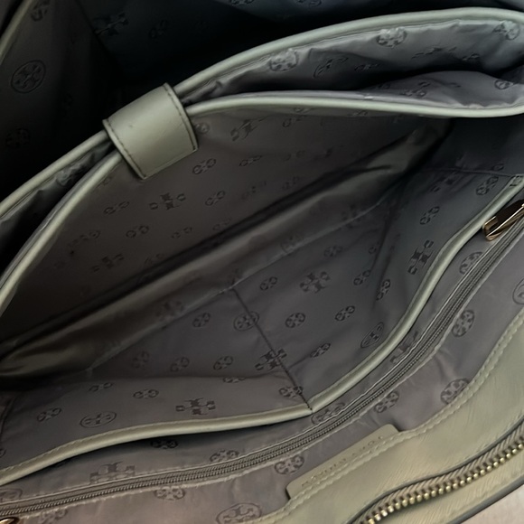 Tory Burch Robinson Tote - Picture 3 of 6